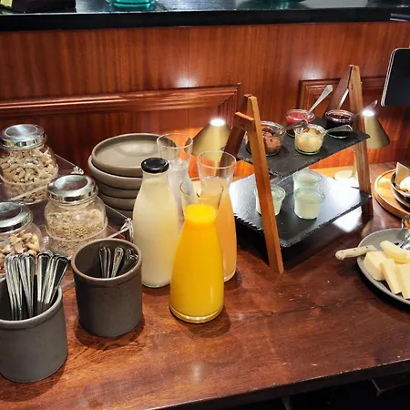 호텔 Banegaardshotellet Vojens