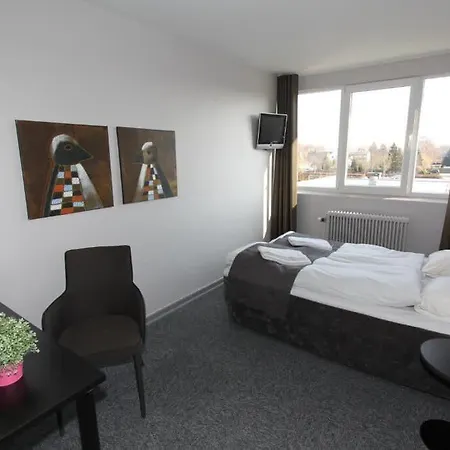 מלון Banegaardshotellet Vojens